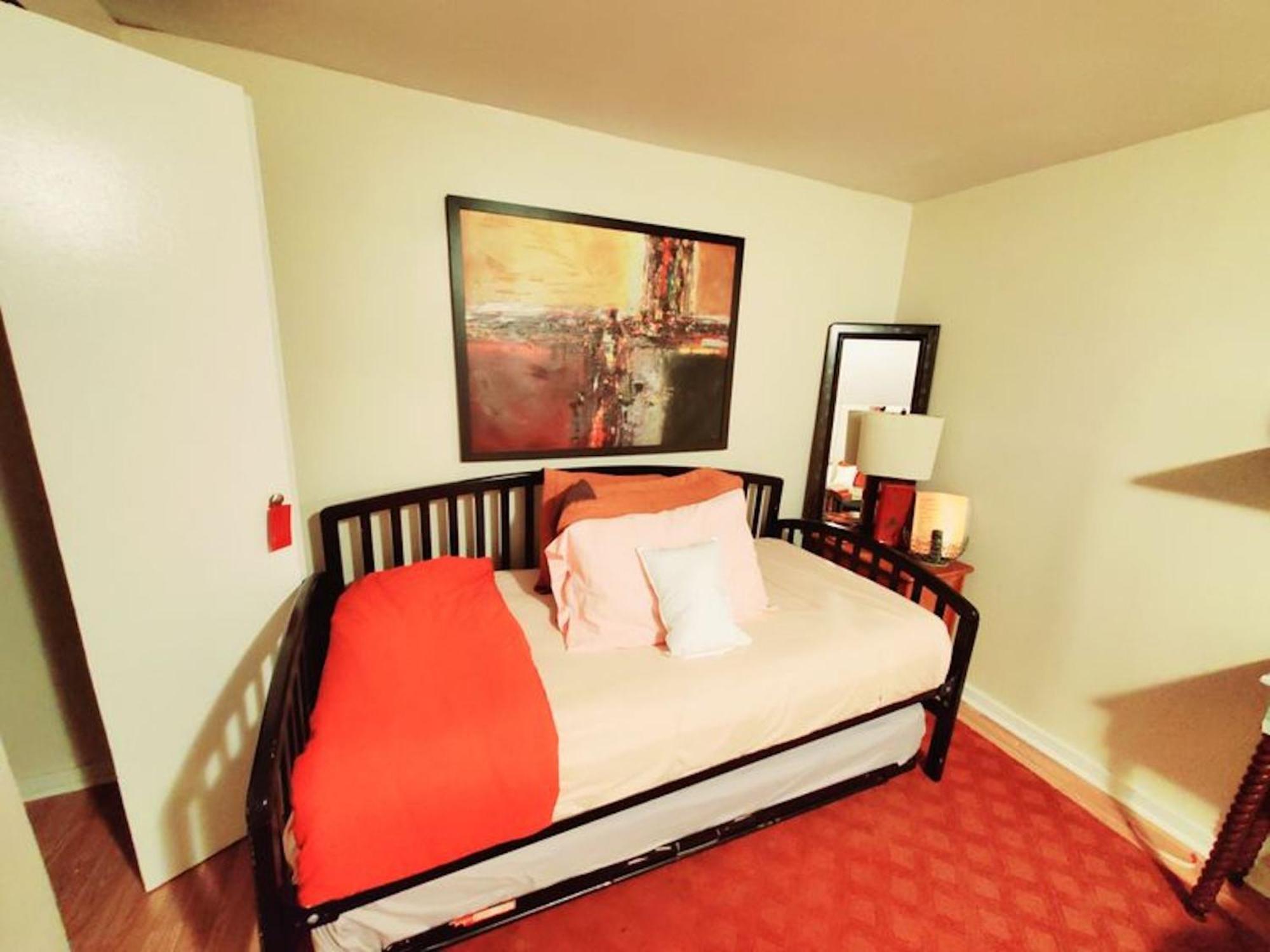 Room In Guest Room - Fall Room 3Min From Yale, And Other Colleges New Haven Exterior photo